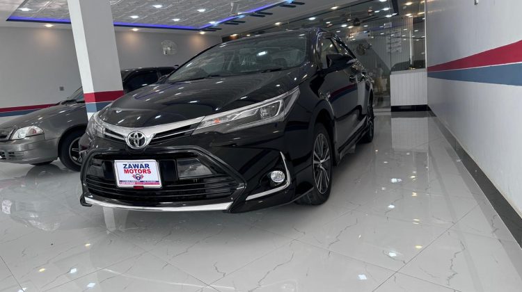 Toyota Corolla Grande X Black Model 2022