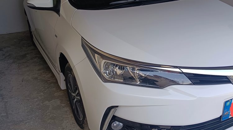 Toyota Corolla Gli auto super white 2020