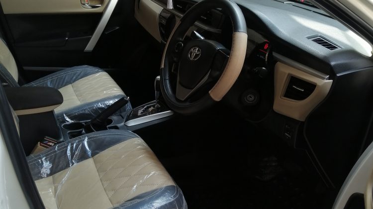 Toyota Corolla Altis Grande 1.8 CVT-i 2015 Model